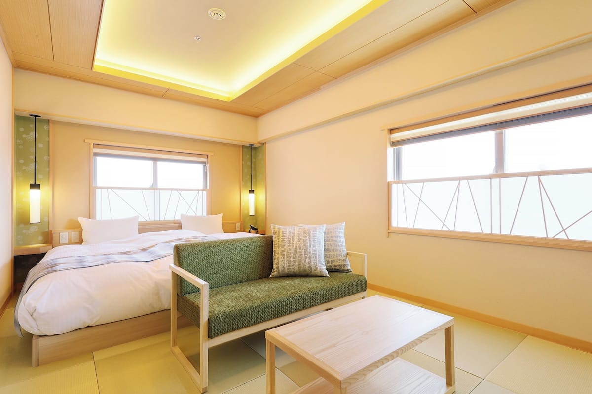 Tweepersoonskamer in Japanse stijl met 2 eenpersoonsbedden | Een kluis op de kamer, geluiddichte muren, gratis wifi, beddengoed
