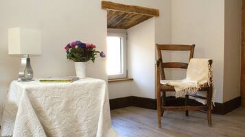 Deluxe Double or Twin Room, 1 Bedroom, Non Smoking (Le Causse Méjean) | Bathroom | Shower, rainfall showerhead, free toiletries, hair dryer