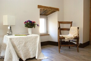 Deluxe Double or Twin Room, 1 Bedroom, Non Smoking (Le Causse Méjean) | Bathroom | Shower, rainfall showerhead, free toiletries, hair dryer