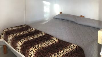 Basic-Bungalow, 1 Schlafzimmer, Gemeinschaftsbad (2 pax)