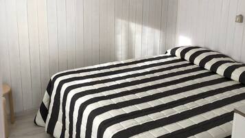 Bungalow, 2 chambres, salle de bains commune (4 pax)