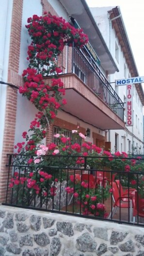 Front of property - Hostal Rural Río Mundo (Riopar)