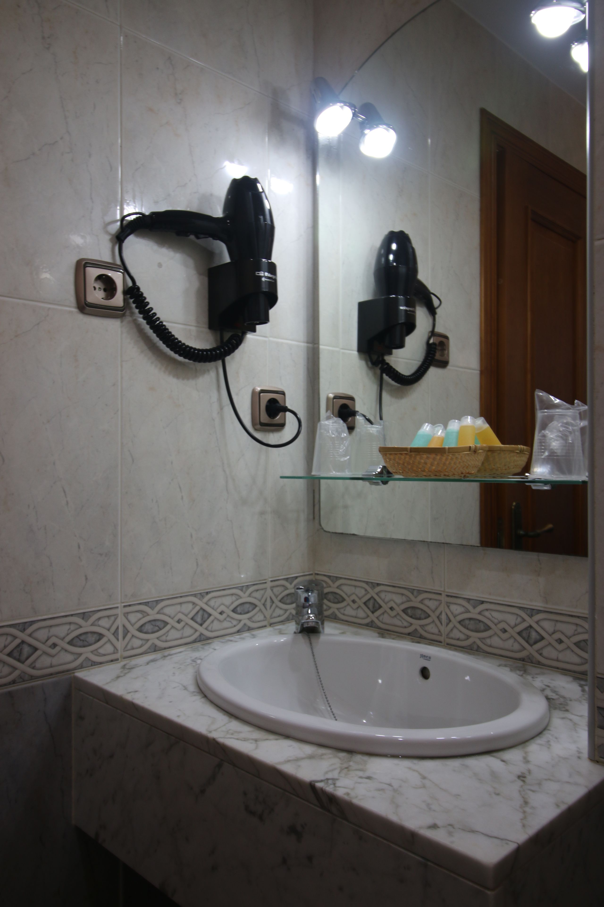 traditional room | bathroom | free toiletries, hair dryer, bidet, towels