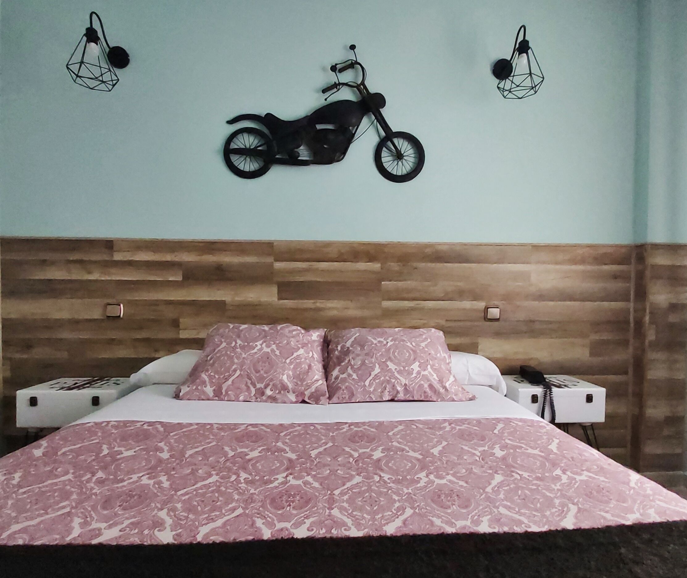 traditional double room, 1 double bed, private bathroom | desk, free wifi, bed sheets