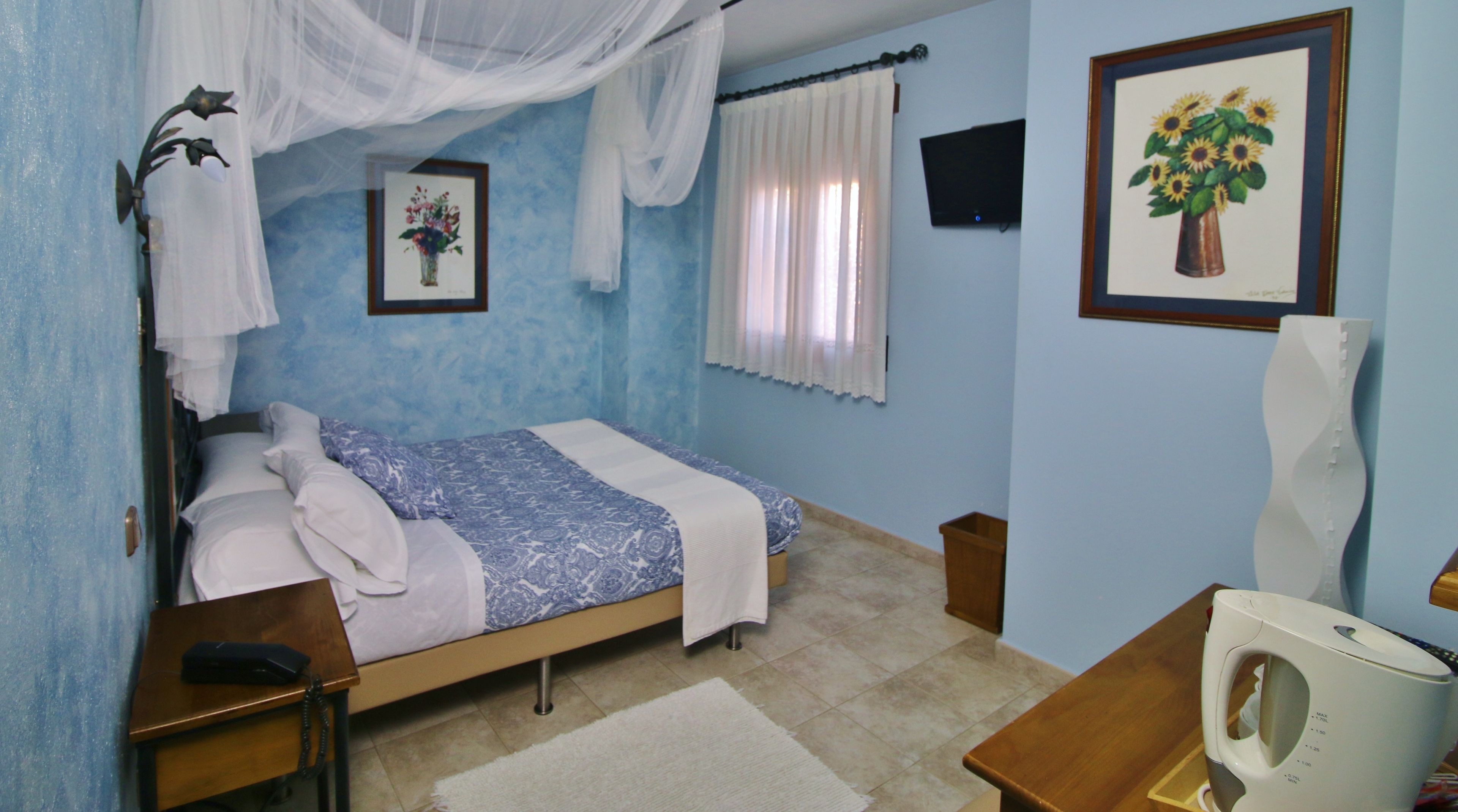 standard double room, smoking | desk, free wifi, bed sheets