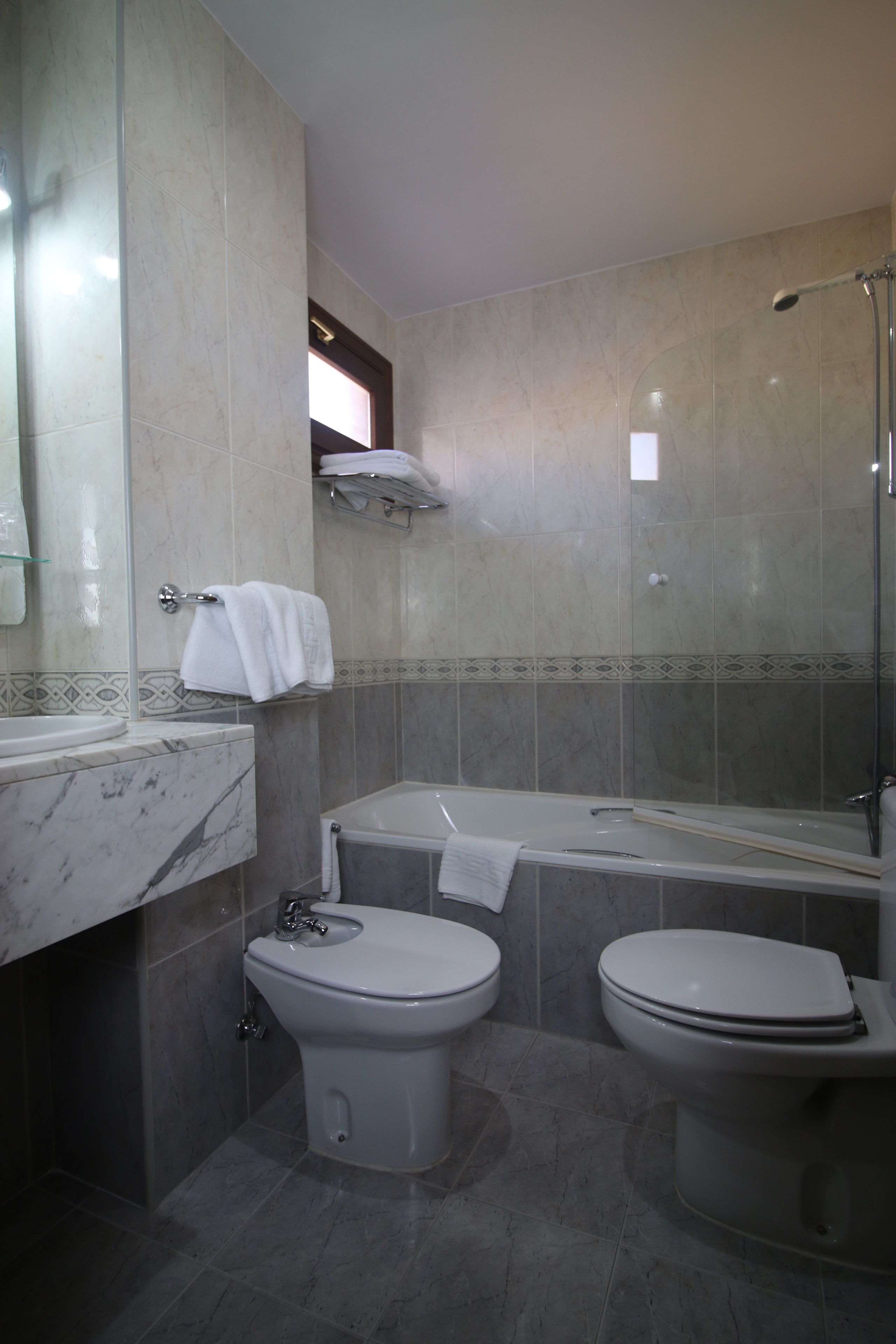 traditional room | bathroom | free toiletries, hair dryer, bidet, towels