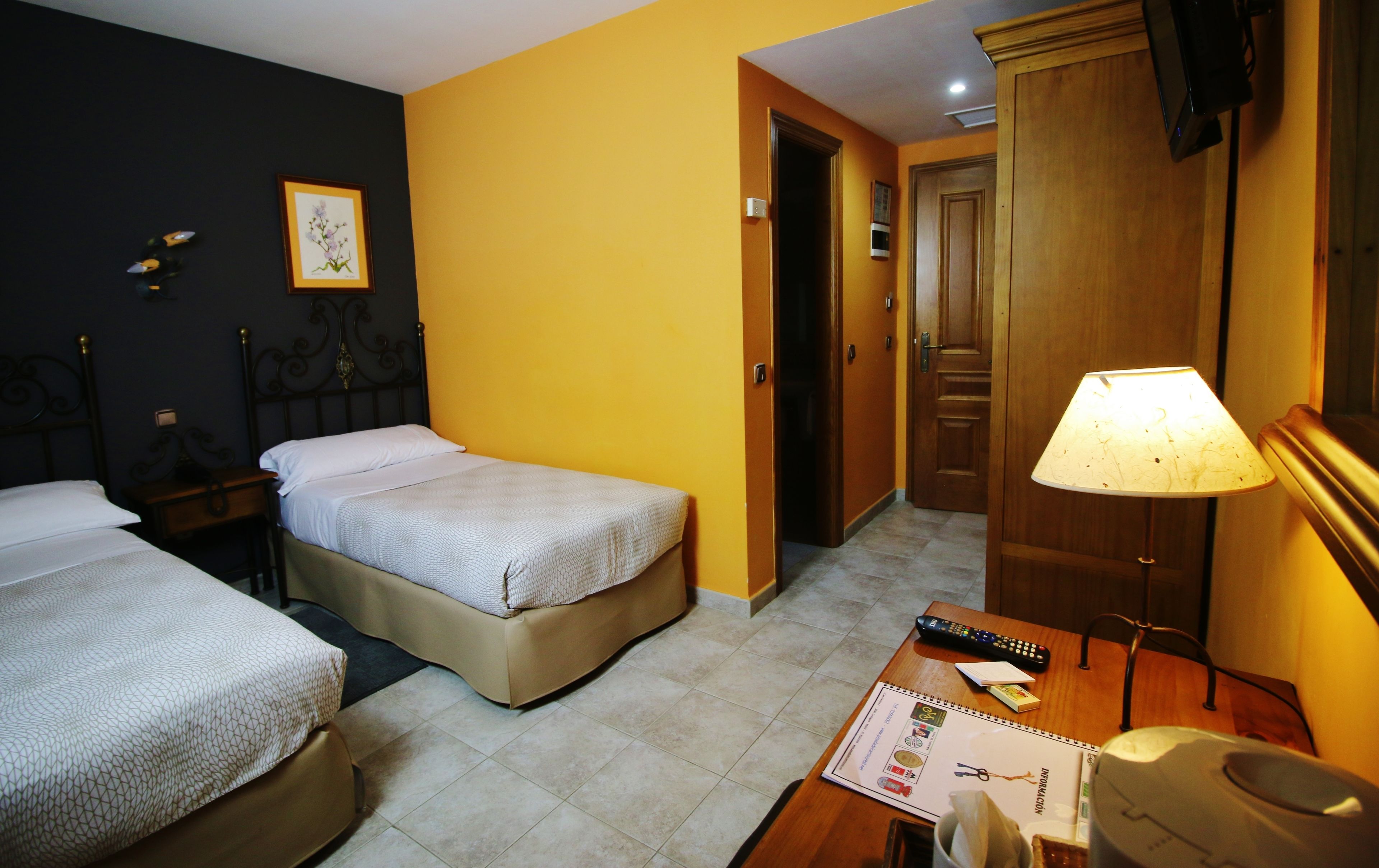 classic twin room, 2 single beds, private bathroom | desk, free wifi, bed sheets