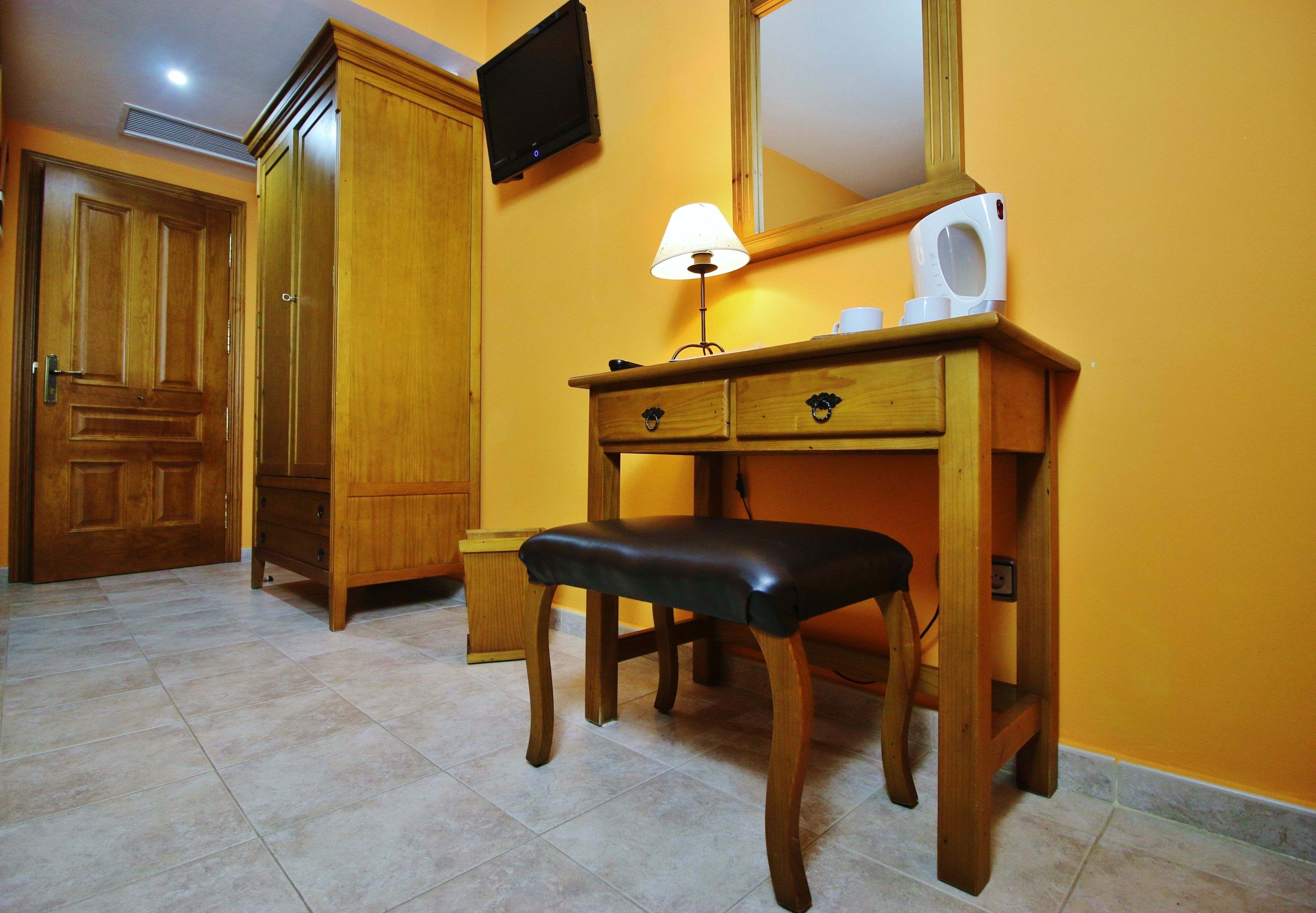 classic twin room, 2 single beds, private bathroom | desk, free wifi, bed sheets