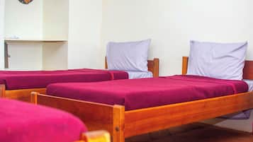 Dortoir Partagé Classique | Couette en duvet d'oie, rideaux occultants, draps fournis