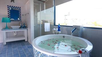 Luxury Double Room | Bathroom sink