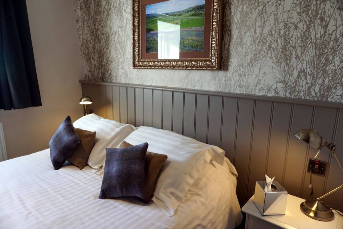 Cots/infant beds, free WiFi, bed sheets