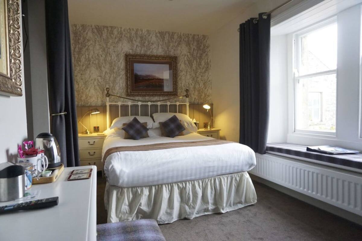 Cots/infant beds, free WiFi, bed sheets