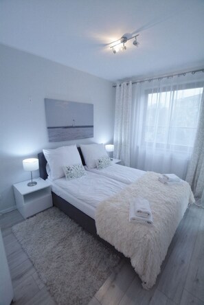 Luxury Apartment | Premium bedding, individually decorated, individually furnished