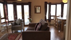 Starfish Lodge | Living area - Lunga Estate (Lochgilphead)