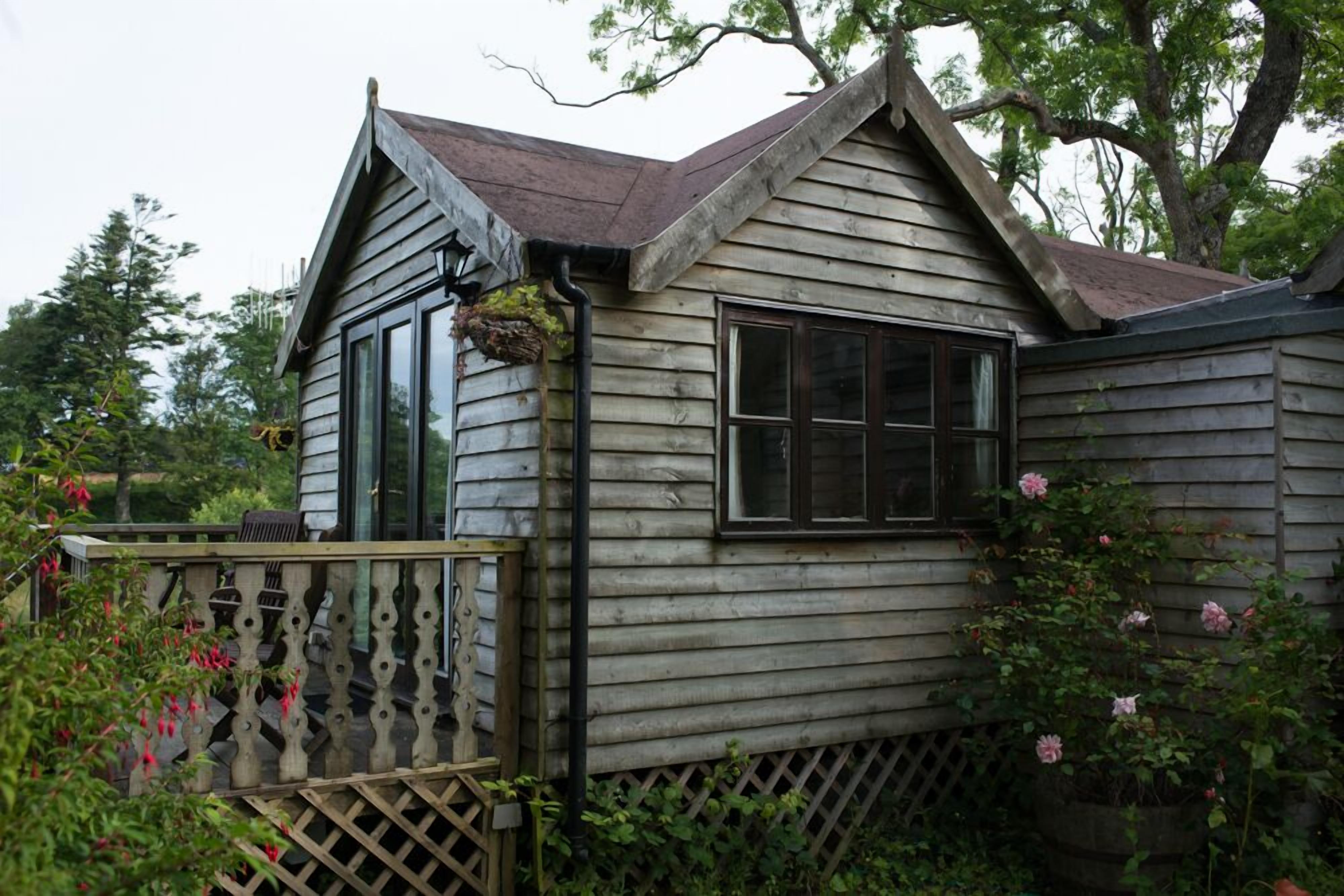 Scott's Cabin  | Garden view