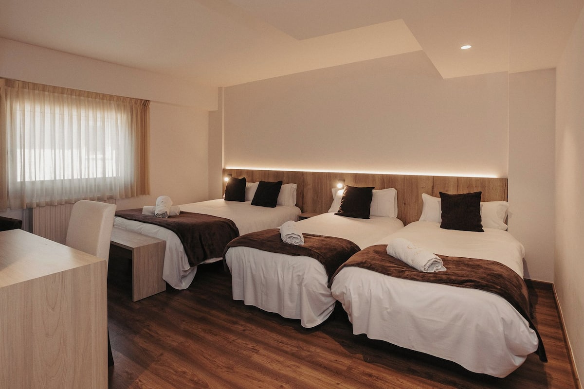 Quarto família | Wi-Fi de cortesia, roupa de cama