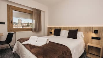 2 Interconnecting Double Rooms | Free WiFi, bed sheets