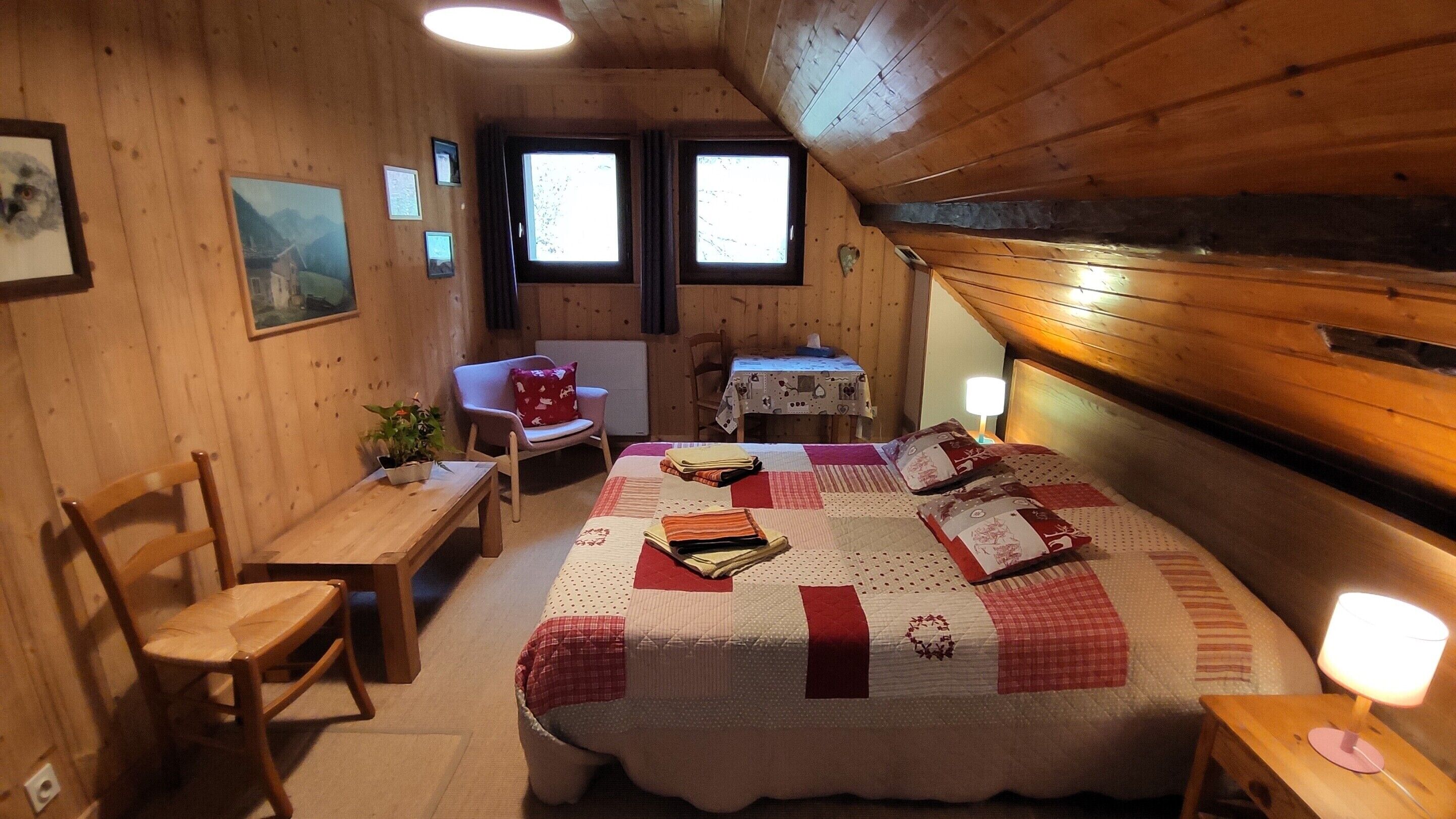 經典雙人或雙床房, 私人浴室, 山景 (Outrechenais)