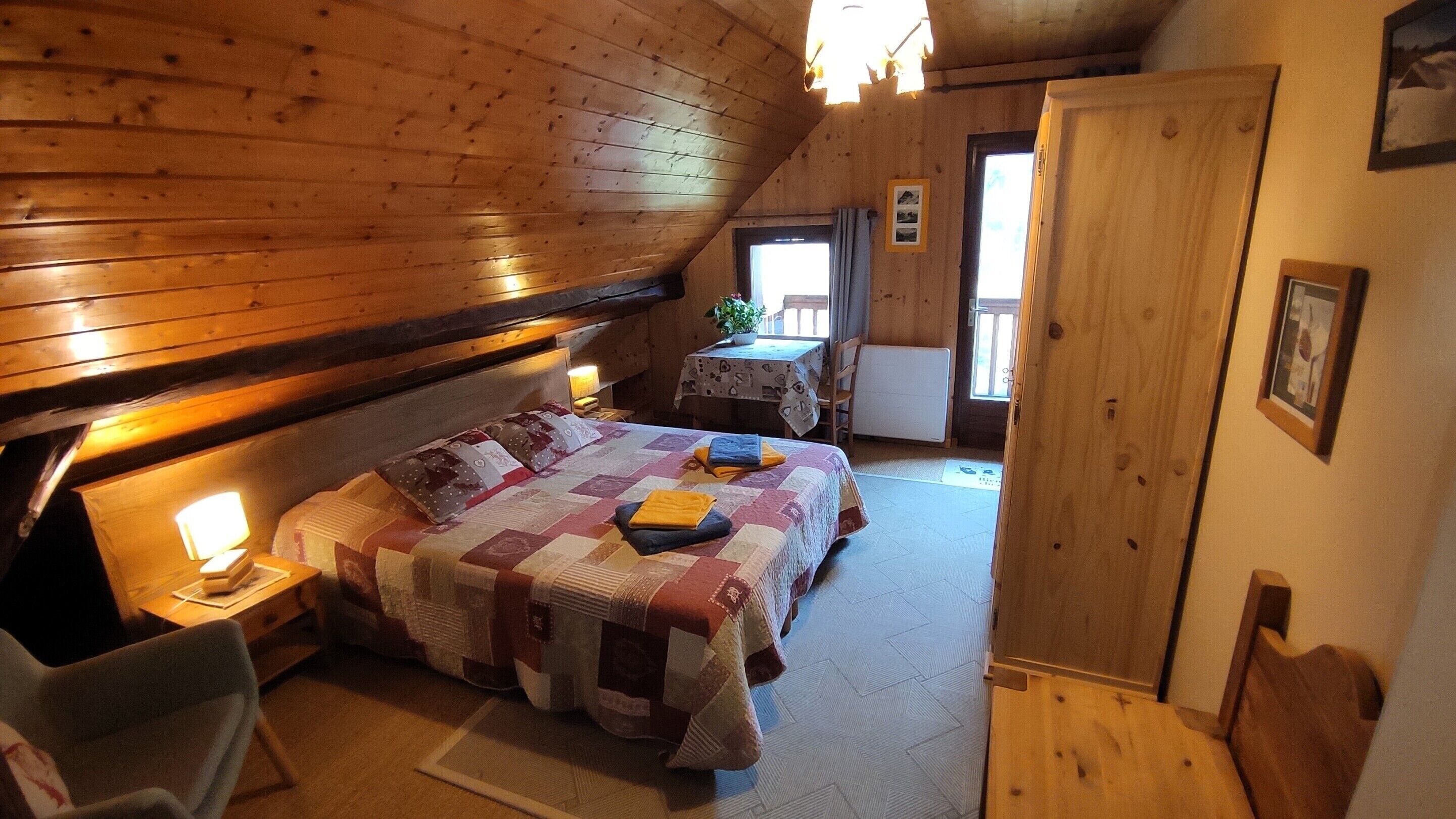 Family Suite, Private Bathroom, Mountain View (Molliessoulaz)