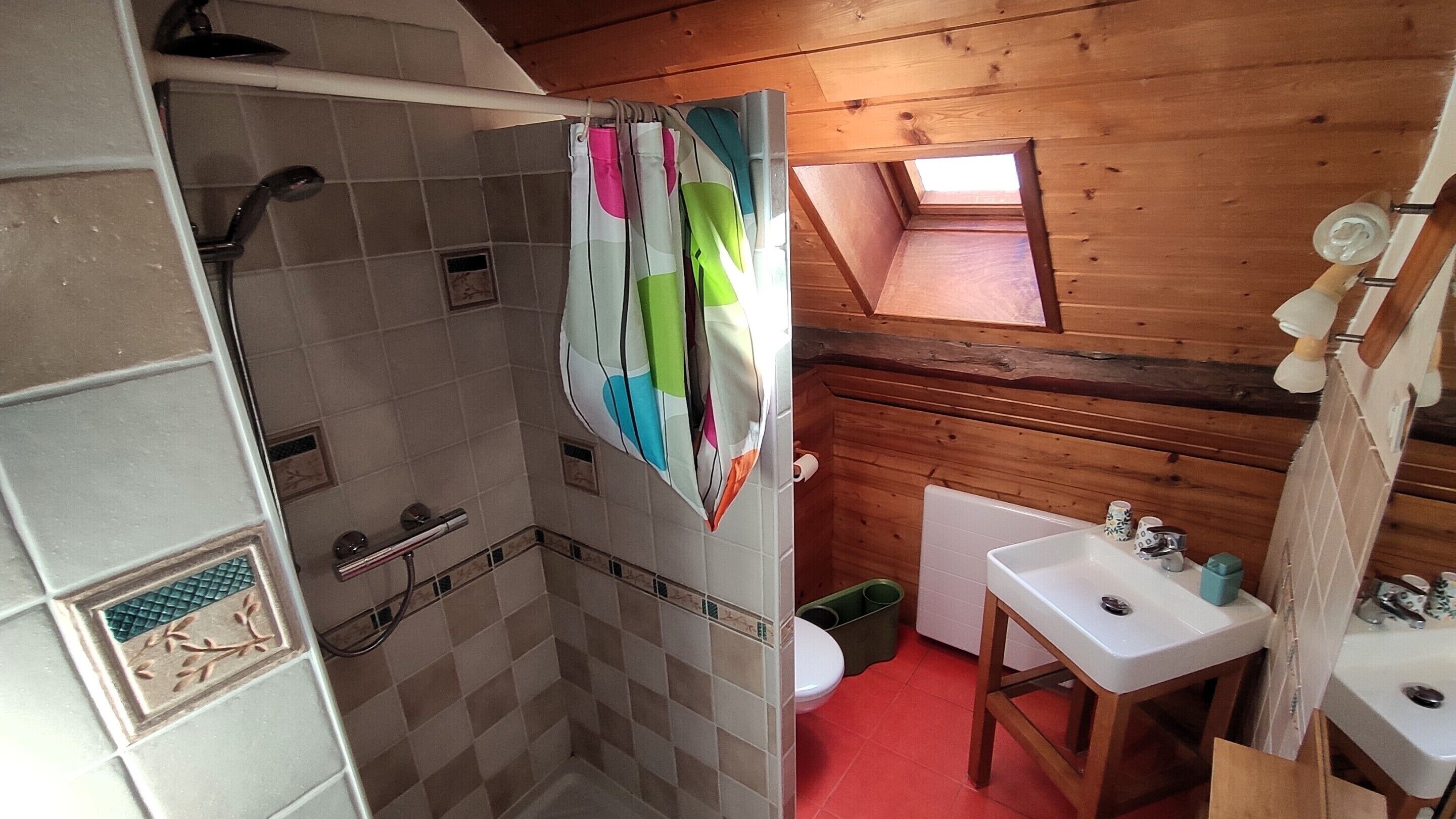 Doppel- oder Zweibettzimmer, eigenes Bad, Bergblick (Arechettaz) | Badezimmer