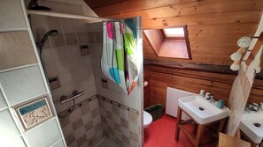 Kamer, 1 twee- of 2 eenpersoonsbedden, privébadkamer, uitzicht op bergen (Arechettaz) | Badkamer
