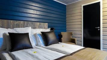 Superior Double Room, 1 Queen Bed | 1 bedroom, desk, laptop workspace, soundproofing