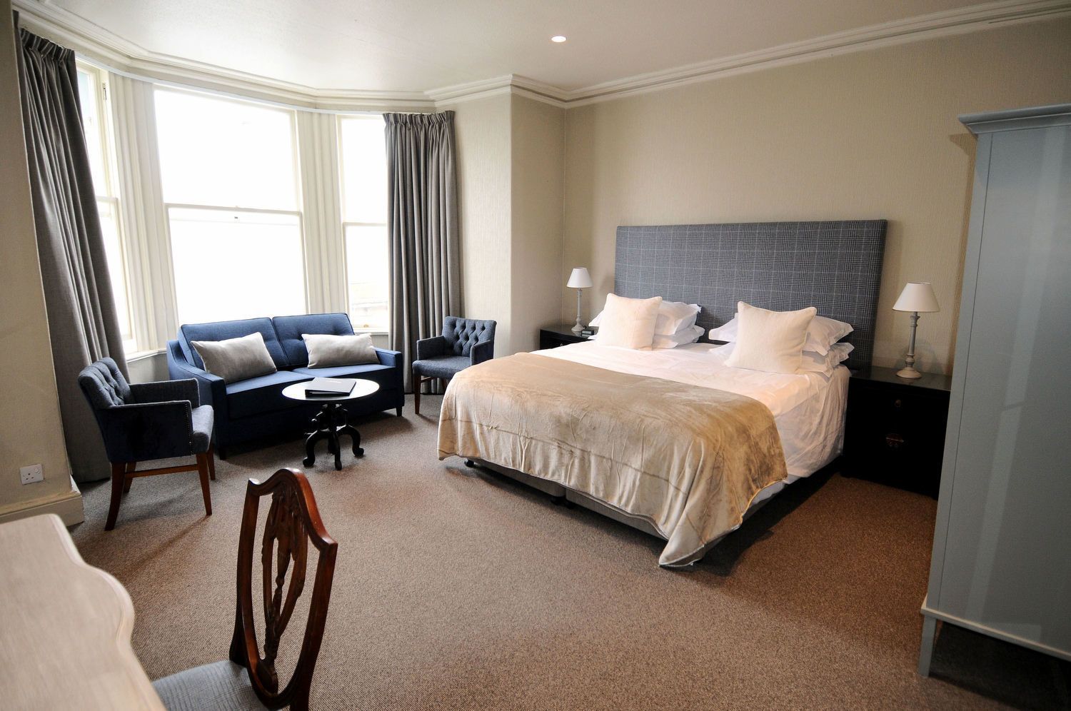 Desk, blackout drapes, free WiFi