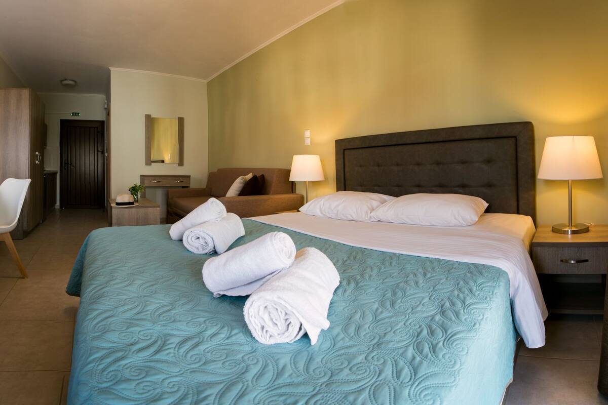 Iron/ironing board, free WiFi, bed sheets, wheelchair access