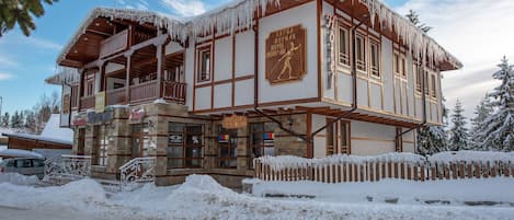 Fachada de la propiedad