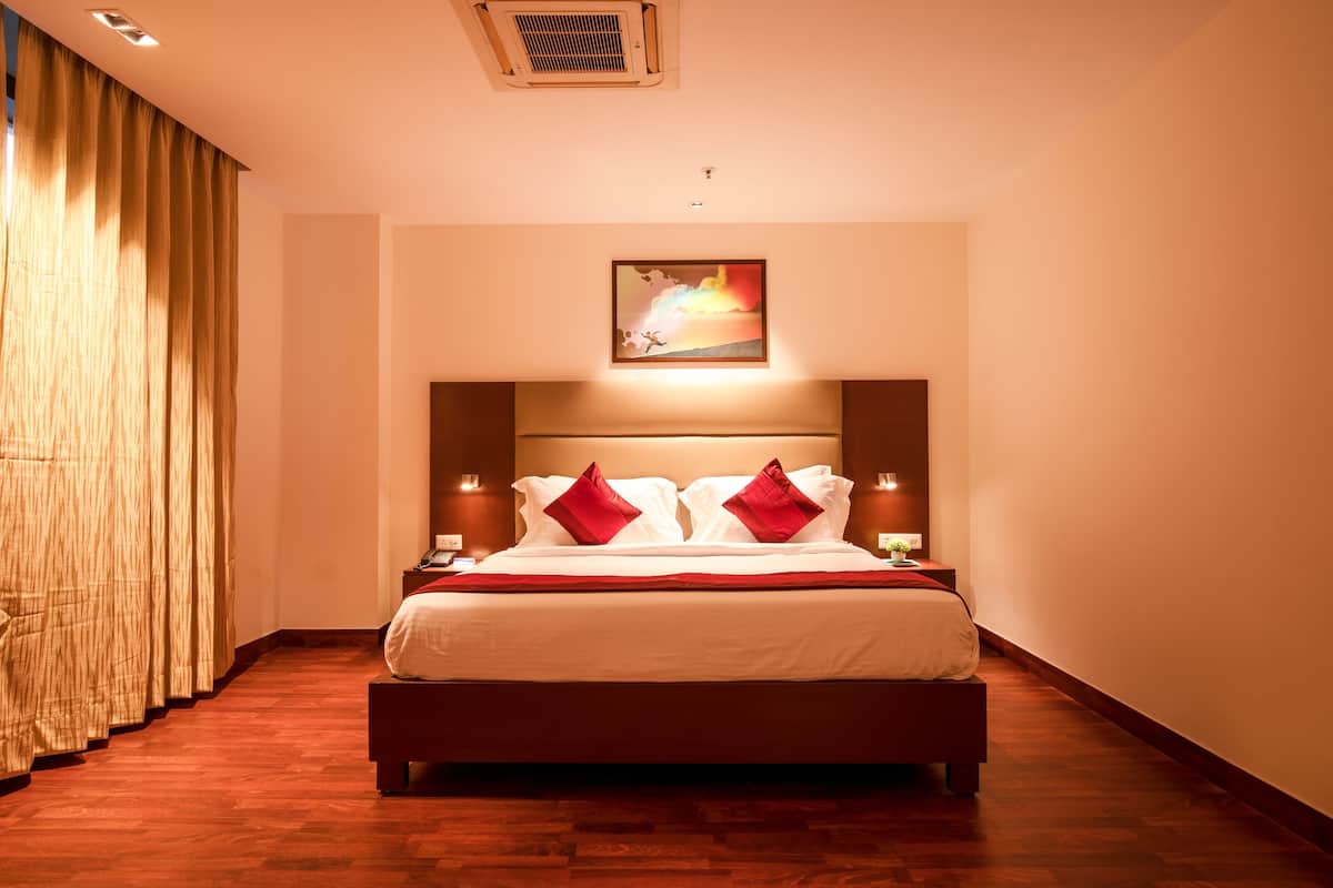 Deluxe Room | In-room safe, desk, rollaway beds, free WiFi