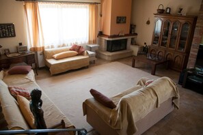 Living area - Petrospito Pool Apt ''Katoi'', Faros Avlida (Chalcis)