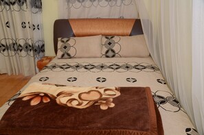 Single Room, Garden View | 1 bedroom, free WiFi - 2 Stars Hotel (Kanungu)