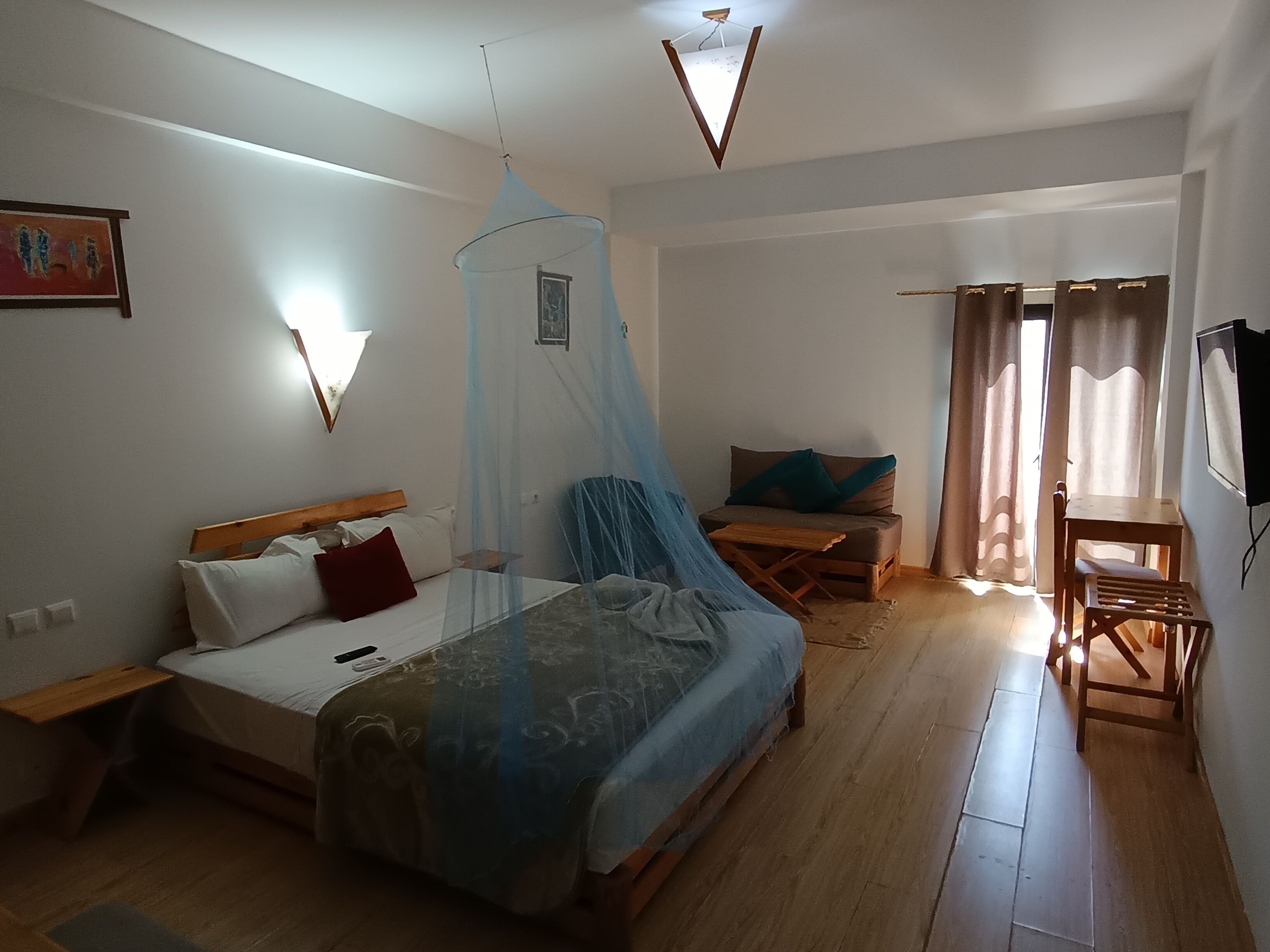 Double Room | 1 bedroom, individually furnished, desk, laptop workspace