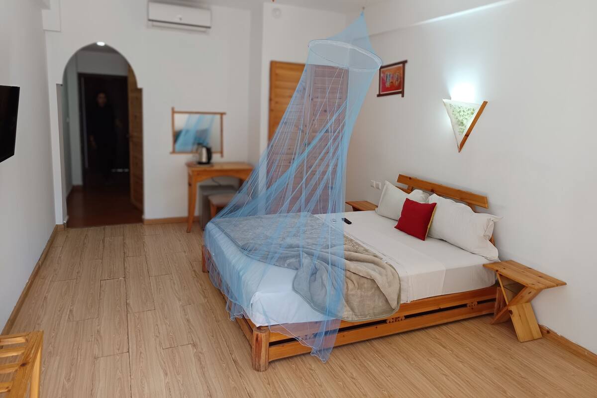 Double Room Single Use, 1 Bedroom | 1 bedroom, desk, laptop workspace, WiFi (free)