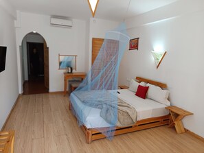 1 bedroom, individually furnished, desk, laptop workspace - Green Cactus (Ben Guerir)