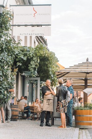 Exterior - Weinforum Franken Hotel & Restaurant (Eibelstadt)