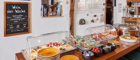 Daily buffet breakfast (EUR 19.9 per person)