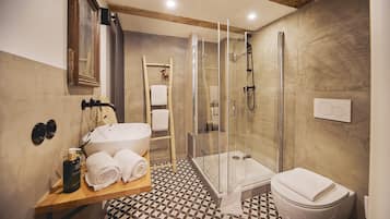 Studio – design | Bad | Designertoalettartikler, hårføner, håndklær og såpe