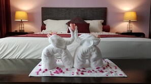 Luxury-Apartment, 3 Schlafzimmer, Zwischengeschoss (Butterfly) | Zimmersafe, schallisolierte Zimmer, Bügeleisen/Bügelbrett