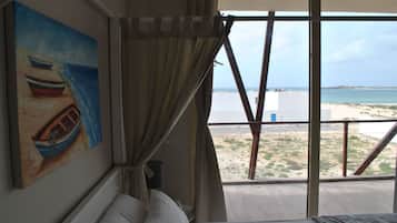 Apartamento de lujo, 2 habitaciones, vistas al mar | Balcón