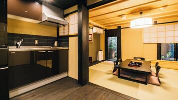 (PLEASE INFORM CHECK-IN TIME BEFORE ARRIVAL) Private Vacation Home | 2 bedrooms, free WiFi