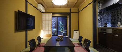 Private Vacation Home | Living area | Flat-screen TV