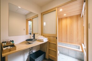 Private Vacation Home | Bathroom | Separate tub and shower, free toiletries, hair dryer, slippers - Miro Kujo Kawaramachi Tei (Kyoto)