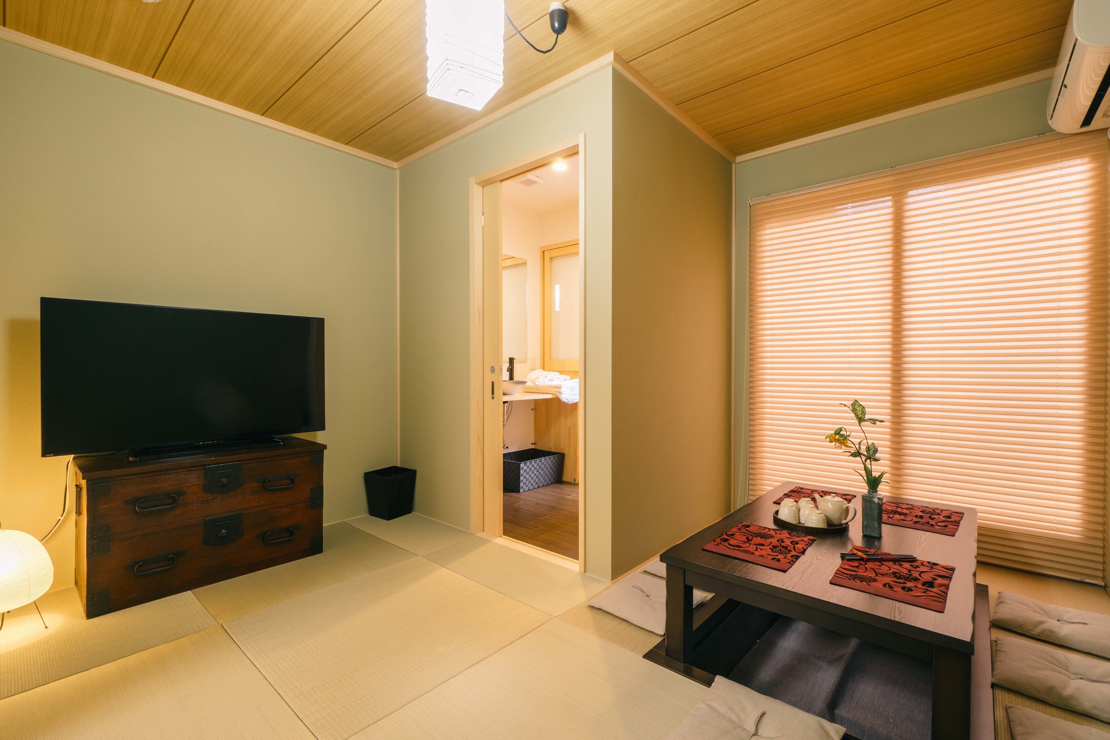 Private Vacation Home | Living room | Flat-screen TV