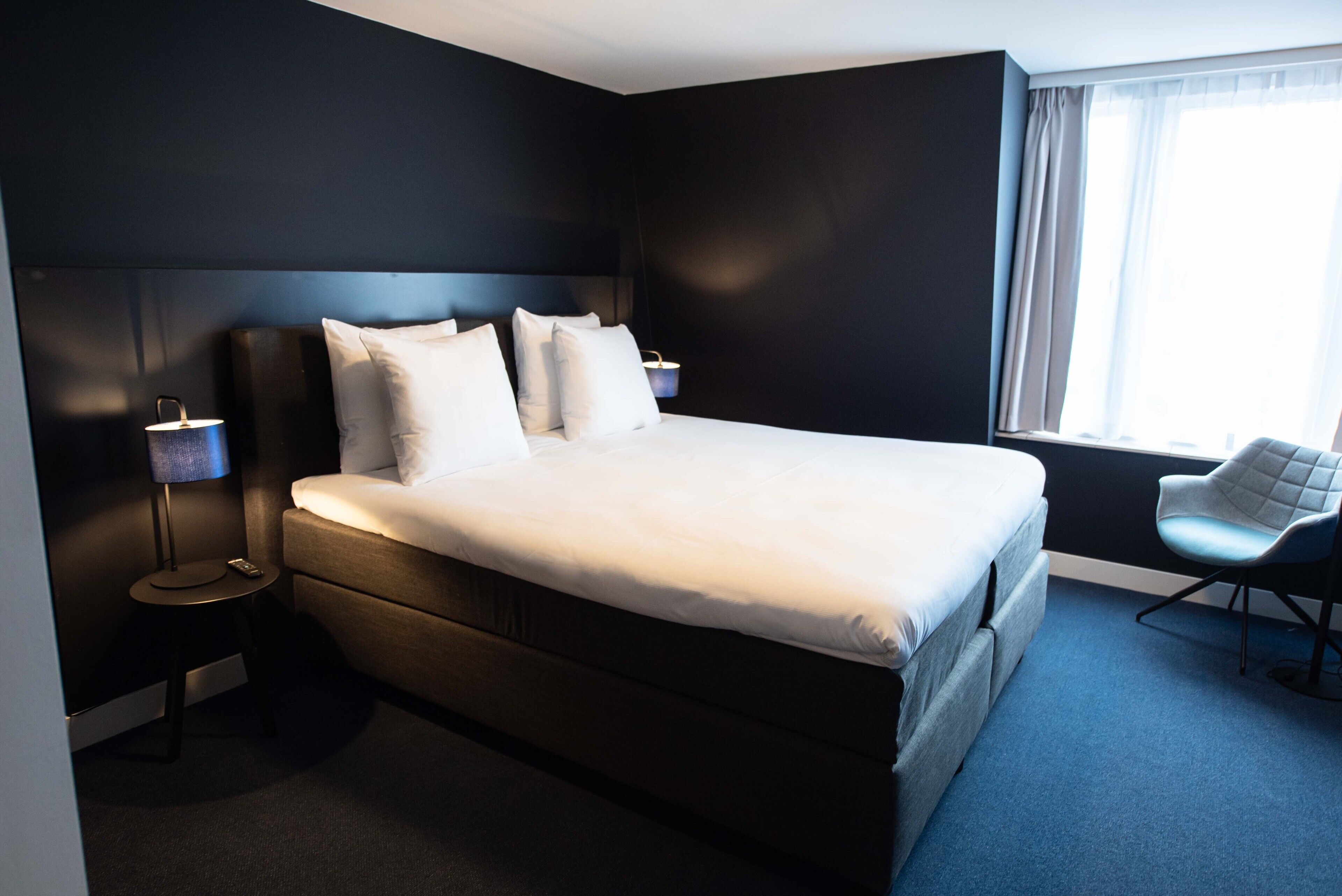 pillow-top beds, minibar, in-room safe, desk