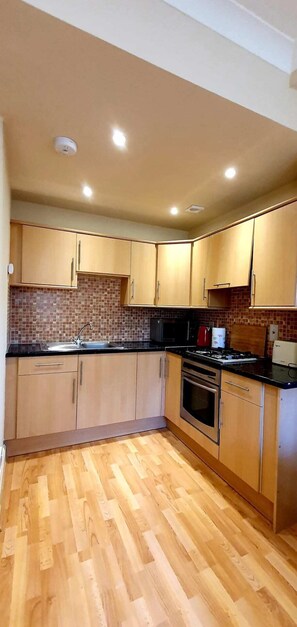 Apartment, 1 Bedroom | Private kitchen