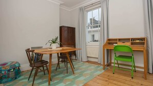Appartamento (1 Bedroom) | Cucina privata | Frigorifero con congelatore, microonde, forno, piano cottura