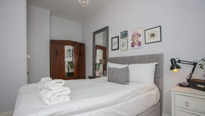Appartamento (1 Bedroom) | 1 camera, biancheria da letto di alta qualità, una scrivania