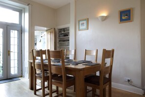 Apartment (2 Bedrooms) | Private kitchen - Central and Spacious 2 Bedroom Flat With Garden (Edinburgh)