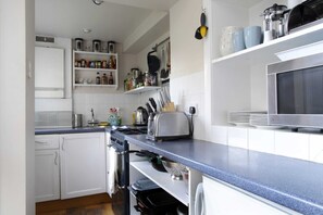 아파트 (2 Bedrooms) | 전용 주방 | 냉장고, 전자레인지, 오븐, 쿡탑